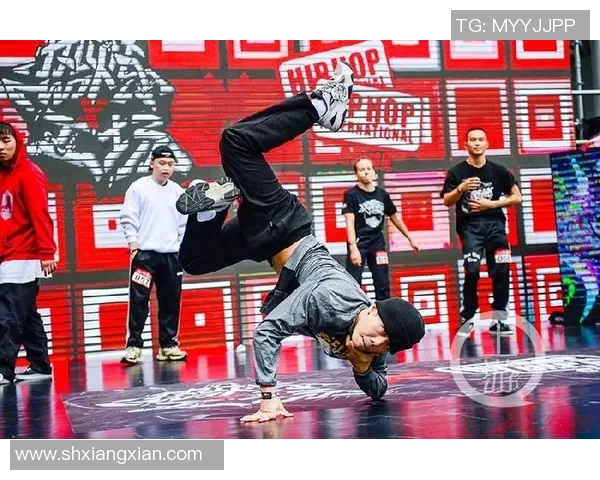 成都滑板队在世界街舞大赛中的个人能力展现与精彩点评分析